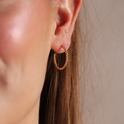 Créoles Camille – dorées or 24k recyclé, faites main en Provence | KariBoo Bijoux