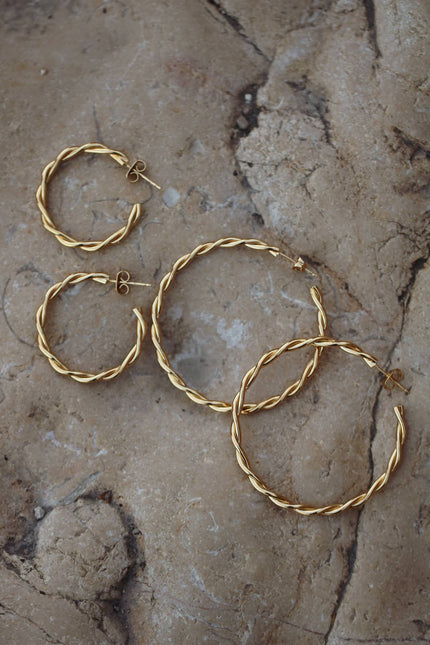 Créoles NAÏA – portées | KariBoo Bijoux