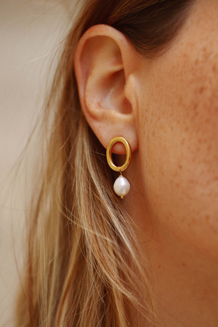 Boucles d'oreilles Olivia perles d'eau douce – dorées or 24k recyclé, faites main en Provence | KariBoo Bijoux