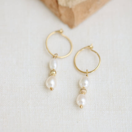 Créoles Anna perles d'or – portées | KariBoo Bijoux
