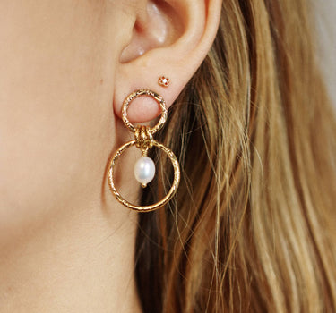 Boucles d'oreilles Laura anneau perles d'eau douce