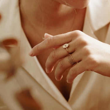 Bague ajustable Diana noir Kariboobijoux